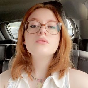 Meet your Posher, Celia